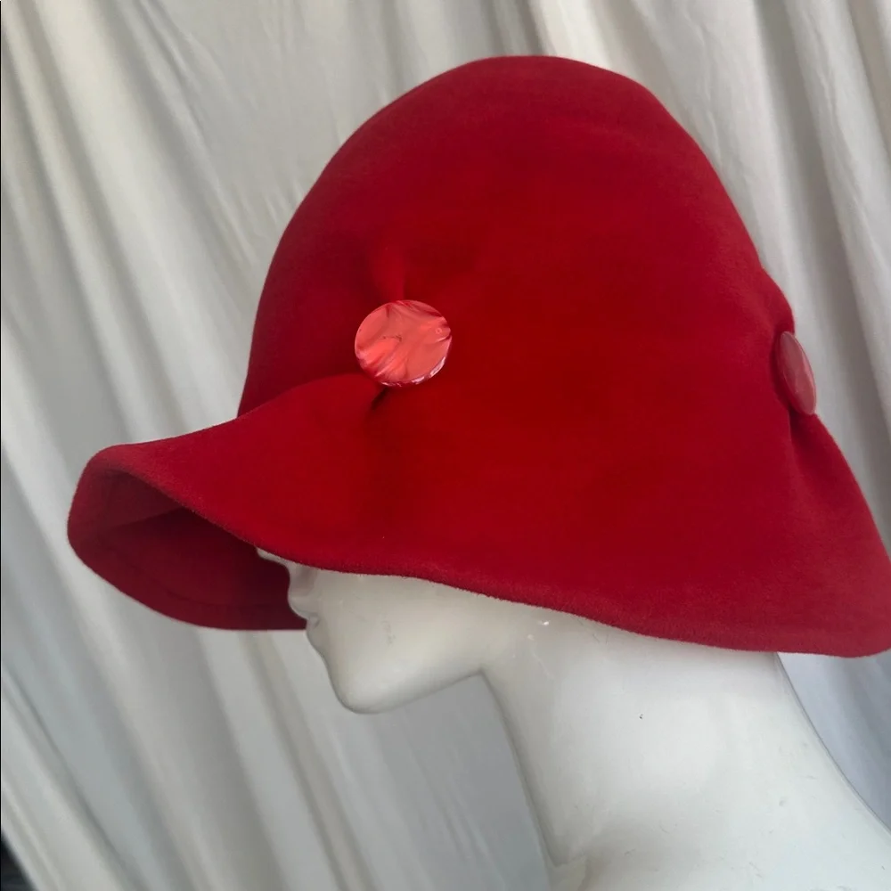 Antique Vintage Scarlet red Felt soft Cloche hat Buttons Decorated S/M England - Picture 10 of 16